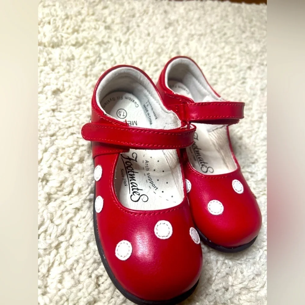 FOOTMATES RED/WHITE MARY JANE STYLE SHOE SIZE 7.5 M/W NIB